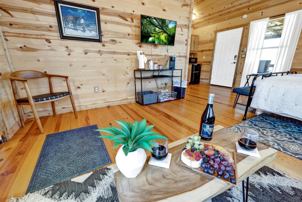 Rocky Ridge Cedar Cabin With Hot Tub & Amazing Views Crabapple Buitenkant foto